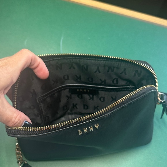 DKNY Black Crossbody Bag with Gold Chain - Picture 5 of 16